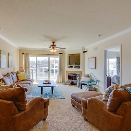 Lakefront Osage Beach Condo With Pool And Water Views! Exterior photo