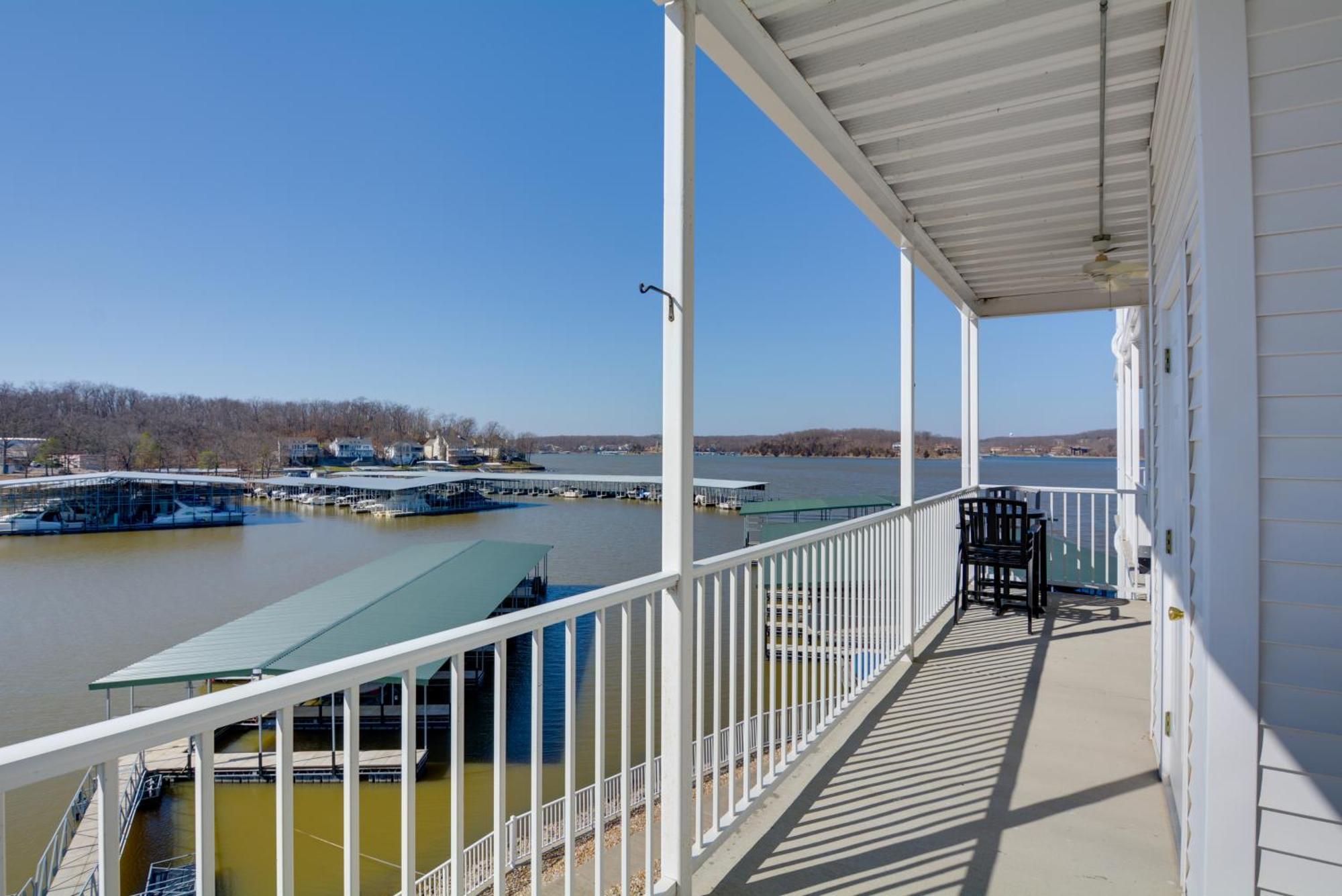 Lakefront Osage Beach Condo With Pool And Water Views! Exterior photo
